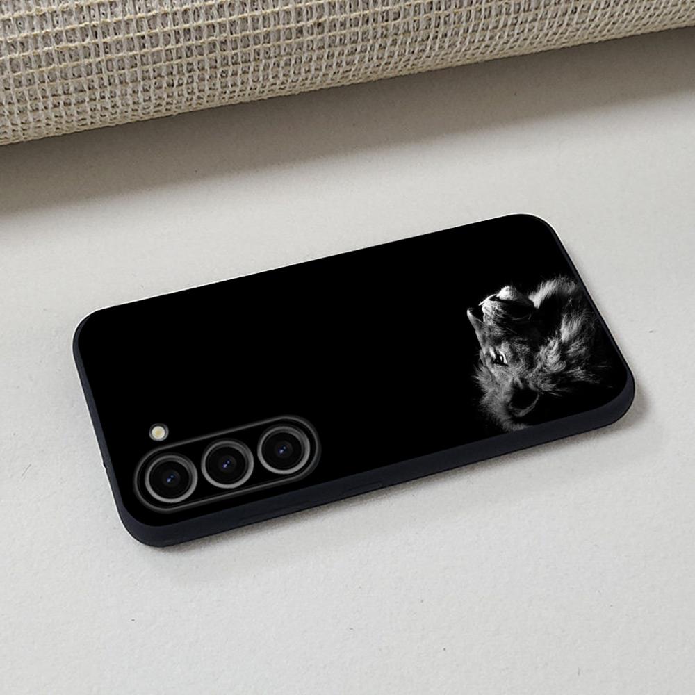 جراب هاتف بتصميم أسد ملكي أنيق - مراجعة Samsung Galaxy S25 وسعره